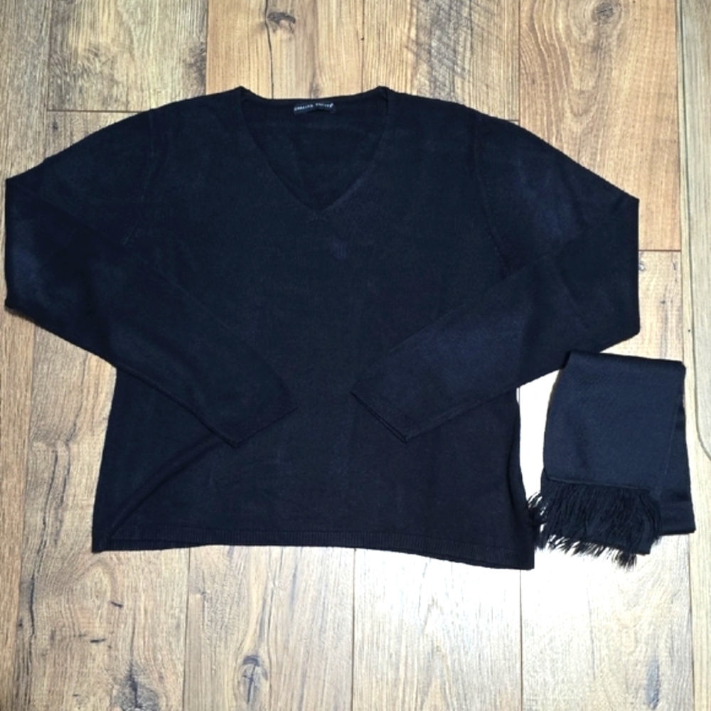 Carolyn Taylor Black V-Neck Sweater Soft Knit